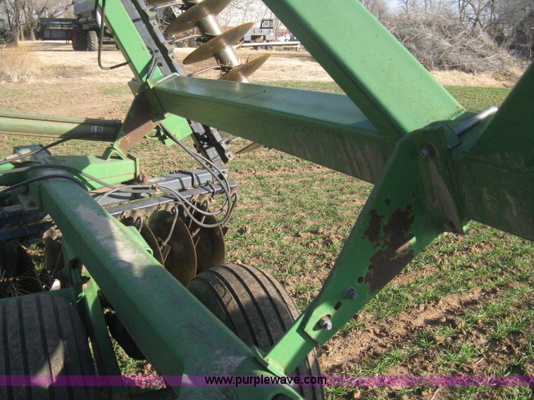 image for item B8360 John Deere 630 fold up tandem disk