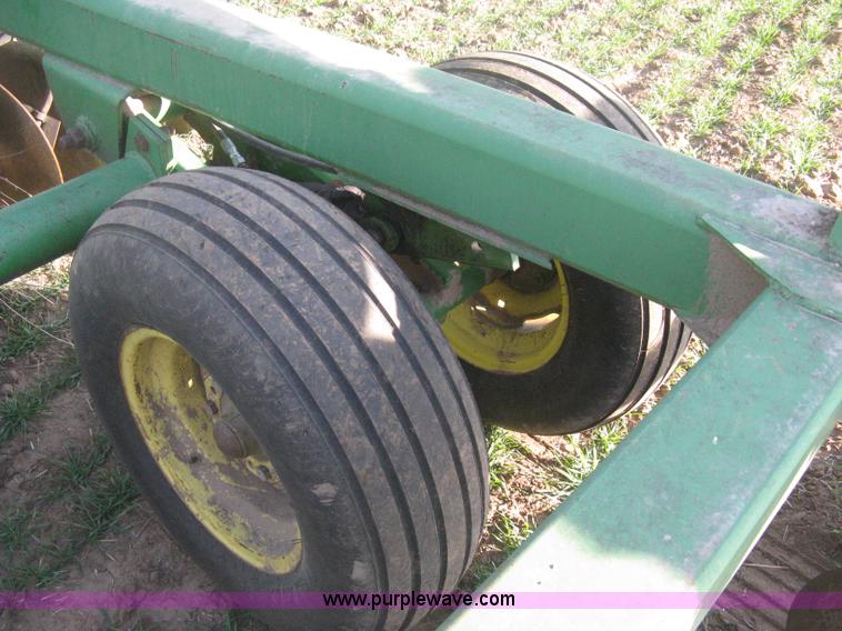 image for item B8360 John Deere 630 fold up tandem disk