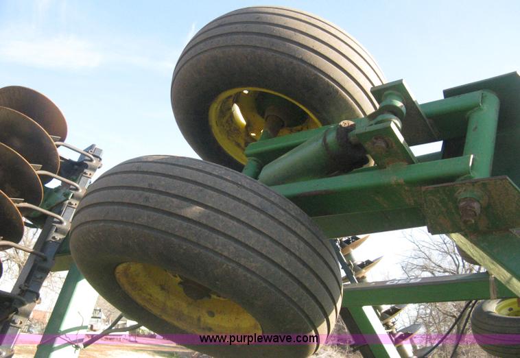 image for item B8360 John Deere 630 fold up tandem disk