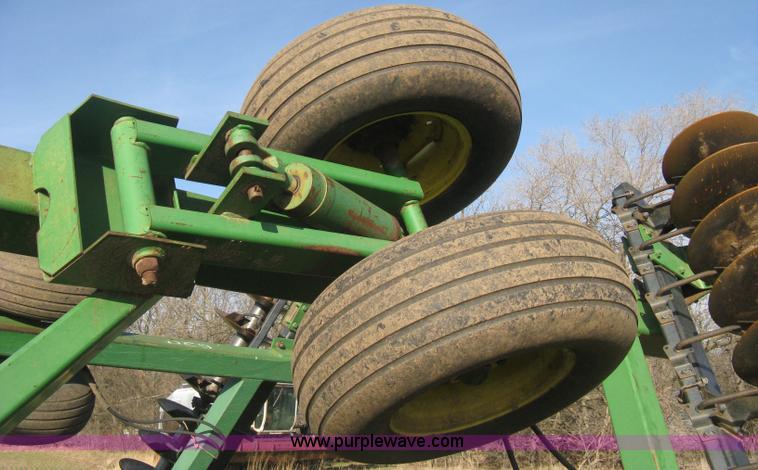 image for item B8360 John Deere 630 fold up tandem disk