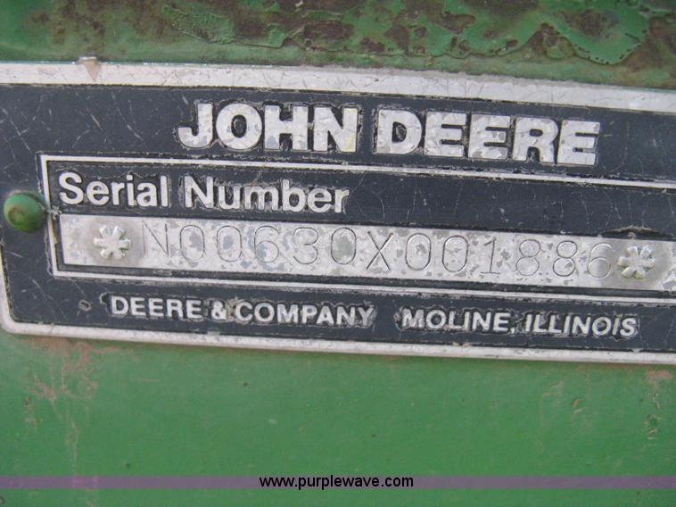 image for item B8360 John Deere 630 fold up tandem disk