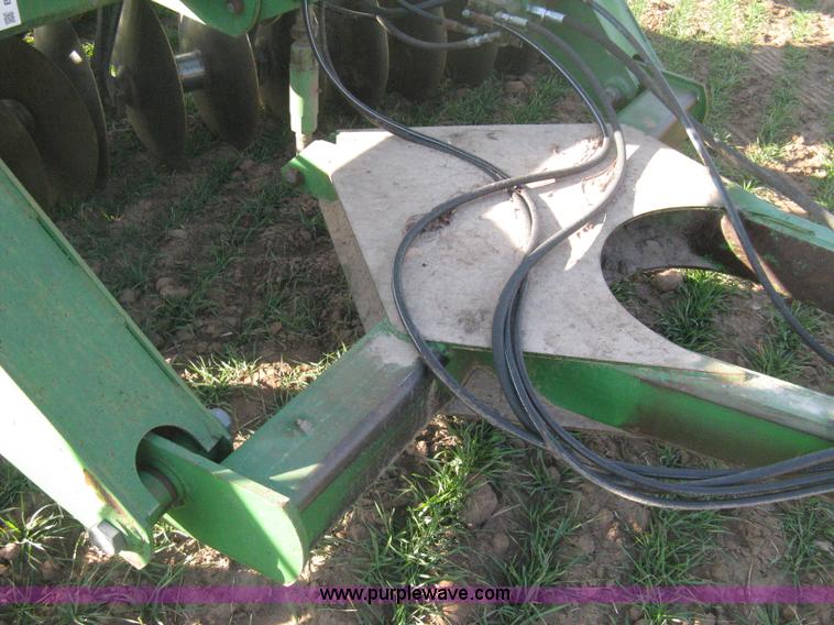 image for item B8360 John Deere 630 fold up tandem disk