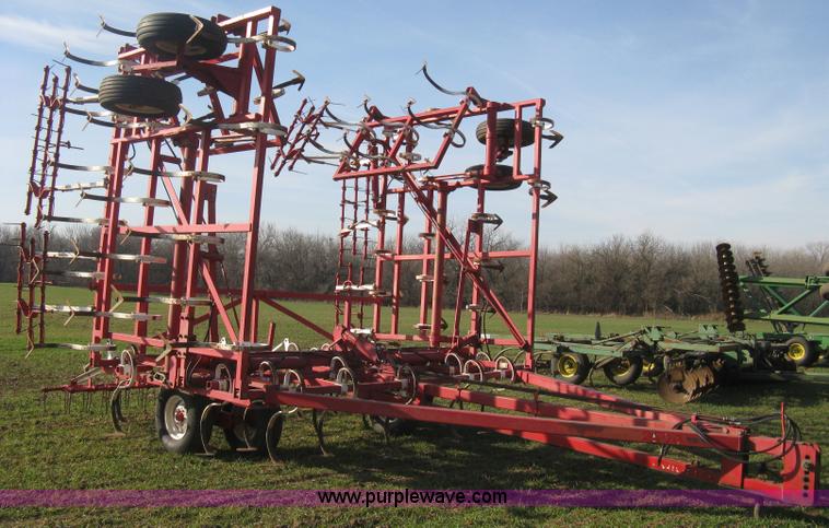 image for item B8362 Wil-Rich 2500 winged field cultivator