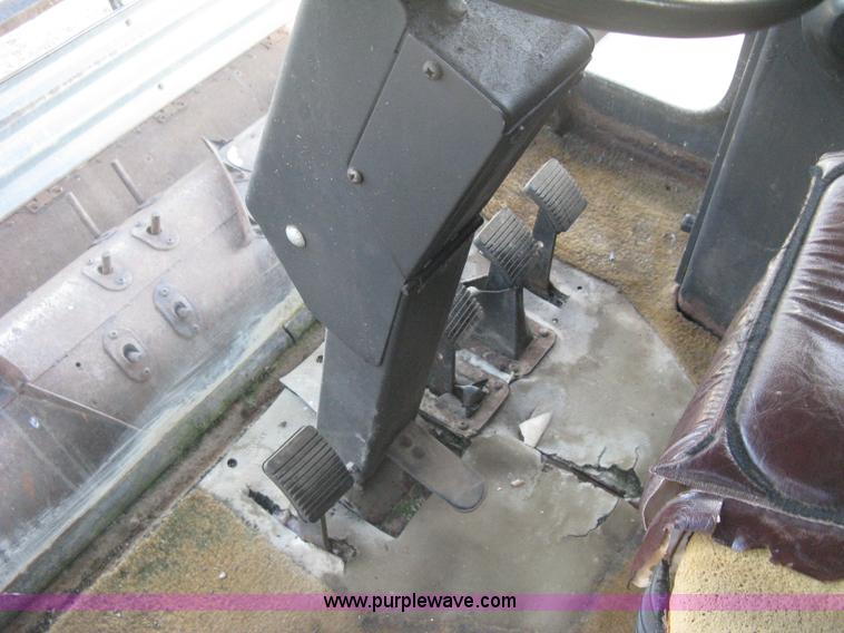 image for item B8363 1979 Gleaner N7 combine with header