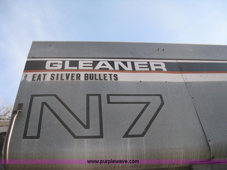 image for item B8363 1979 Gleaner N7 combine with header