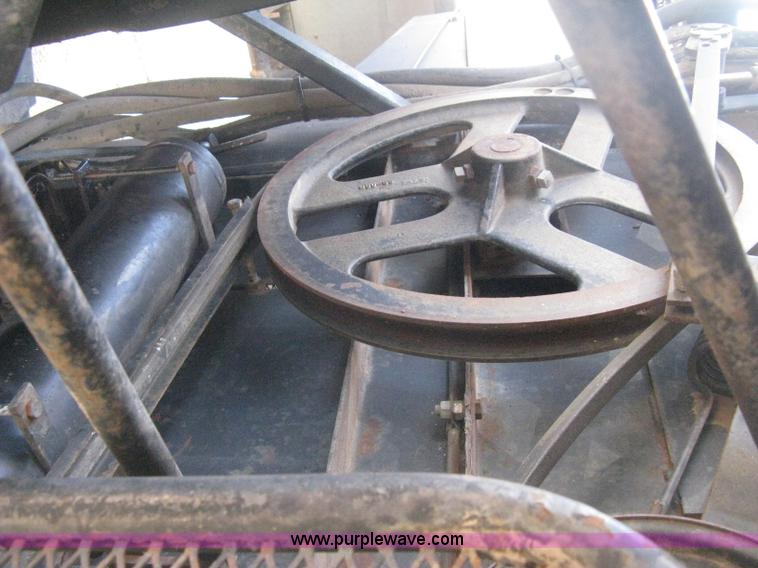 image for item B8363 1979 Gleaner N7 combine with header