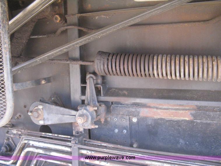 image for item B8363 1979 Gleaner N7 combine with header