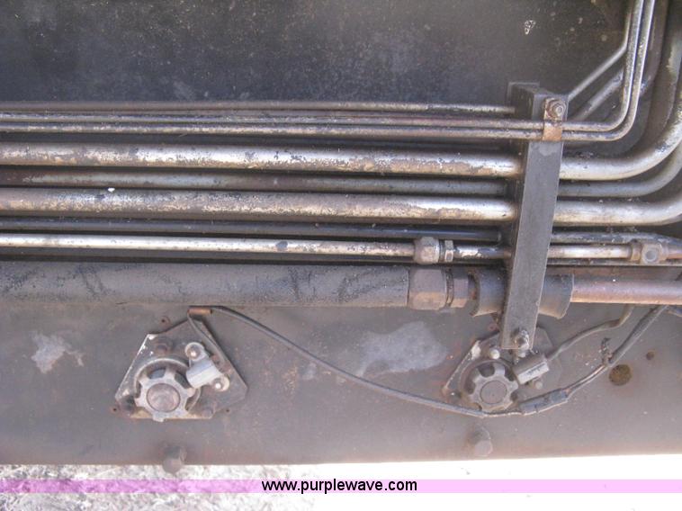 image for item B8363 1979 Gleaner N7 combine with header