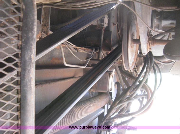 image for item B8363 1979 Gleaner N7 combine with header