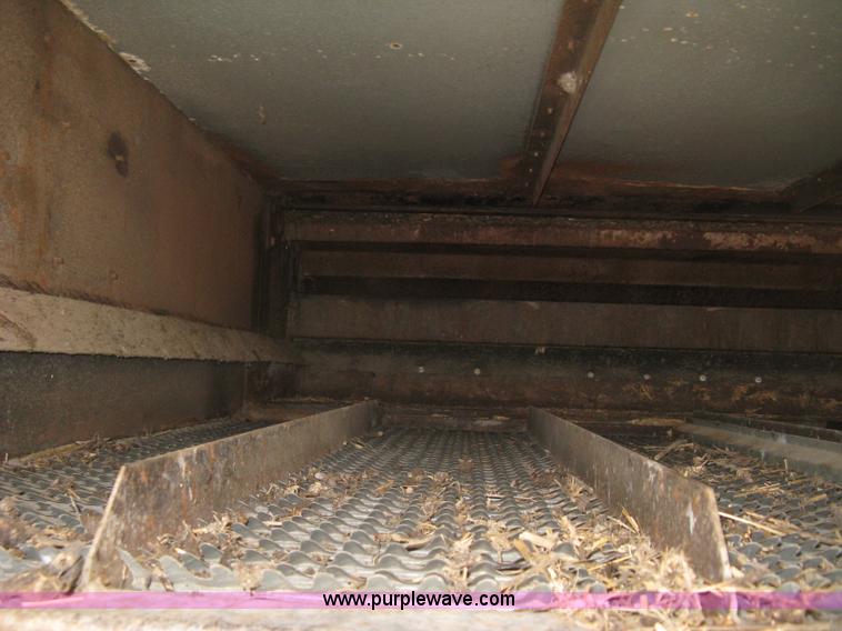 image for item B8363 1979 Gleaner N7 combine with header