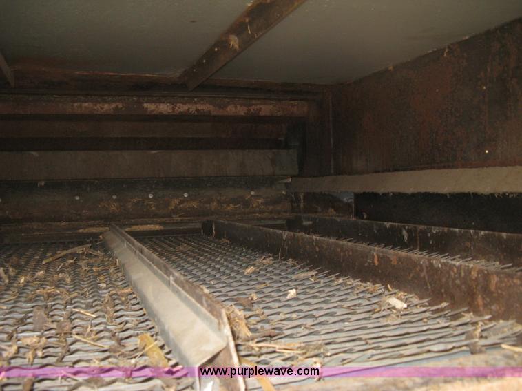 image for item B8363 1979 Gleaner N7 combine with header