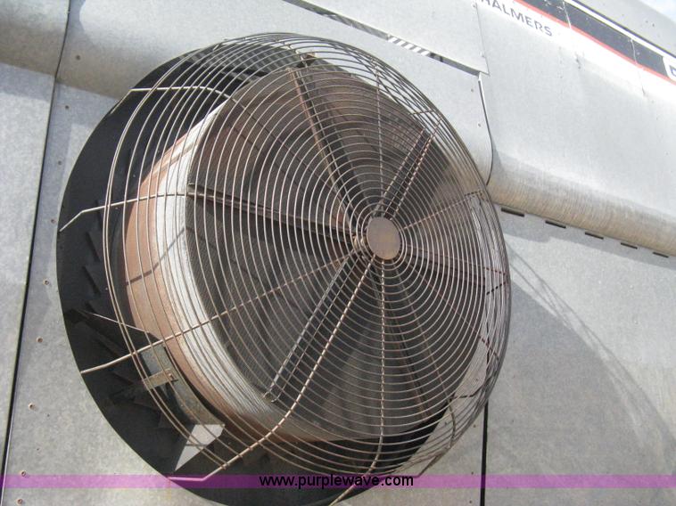 image for item B8363 1979 Gleaner N7 combine with header