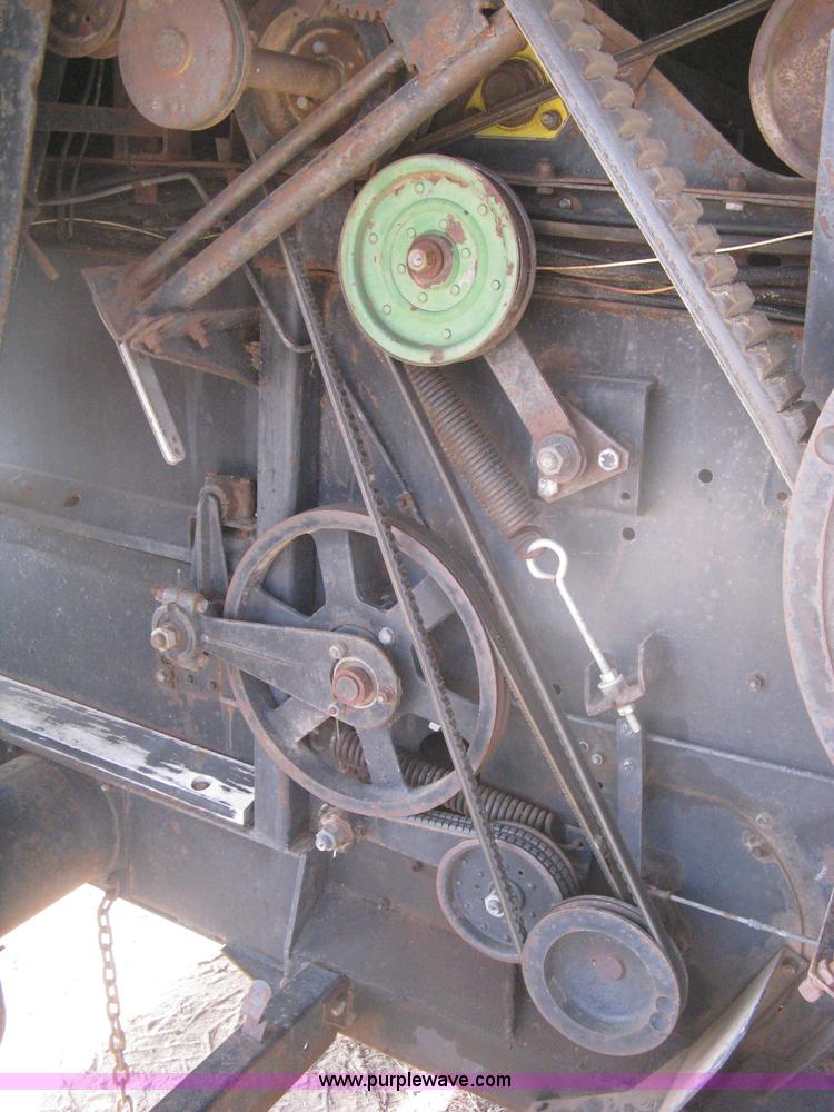 image for item B8363 1979 Gleaner N7 combine with header