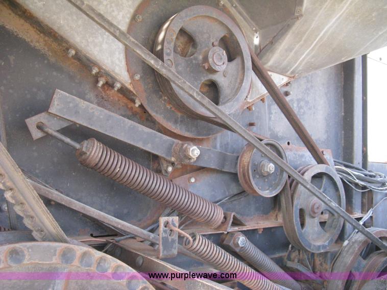 image for item B8363 1979 Gleaner N7 combine with header