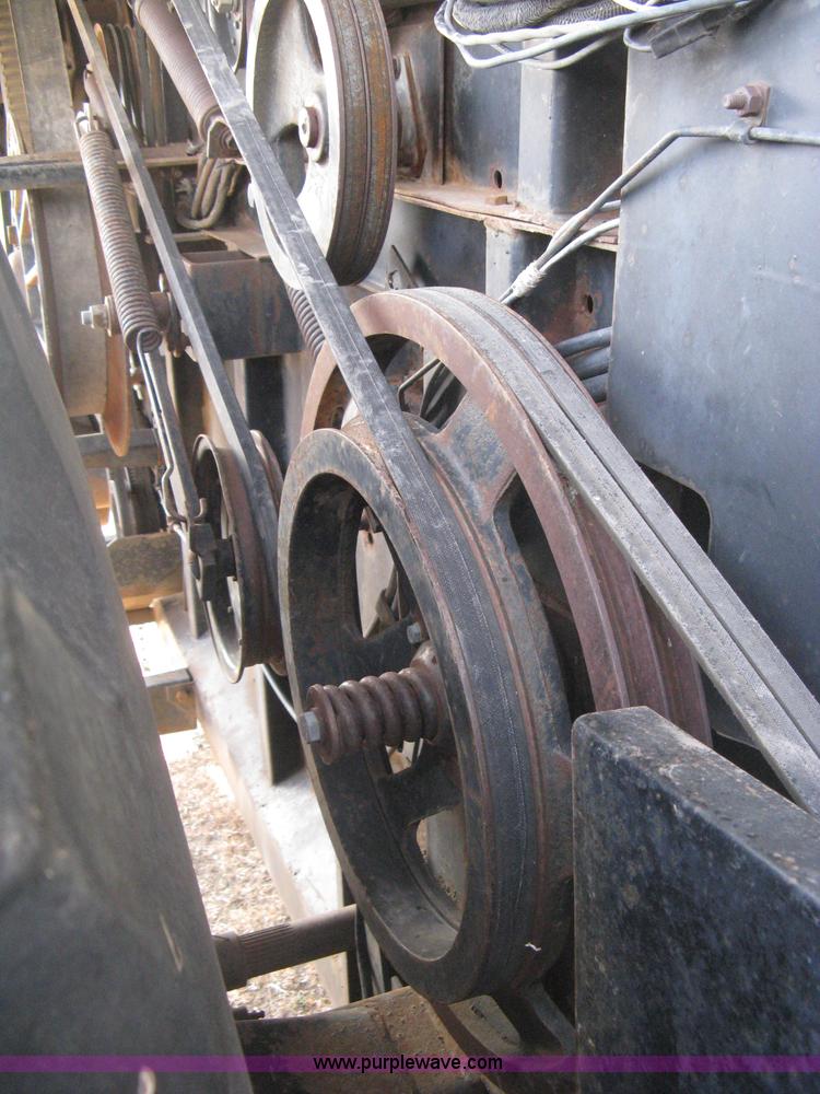 image for item B8363 1979 Gleaner N7 combine with header