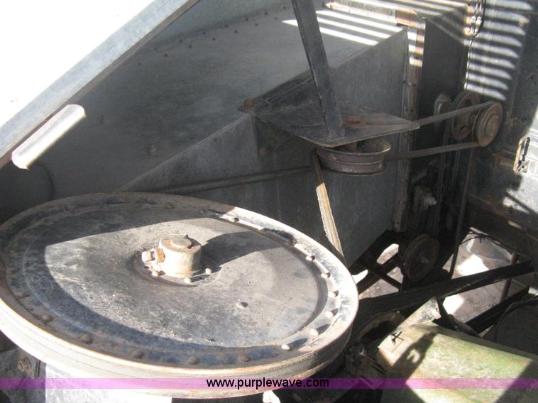 image for item B8363 1979 Gleaner N7 combine with header