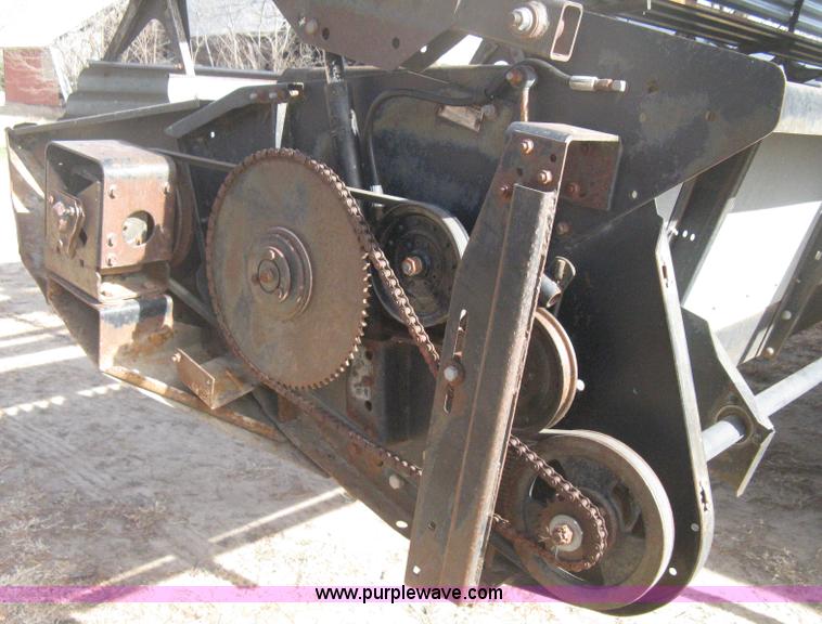 image for item B8363 1979 Gleaner N7 combine with header