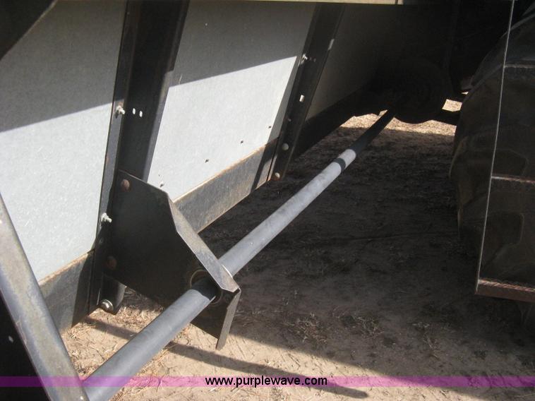 image for item B8363 1979 Gleaner N7 combine with header