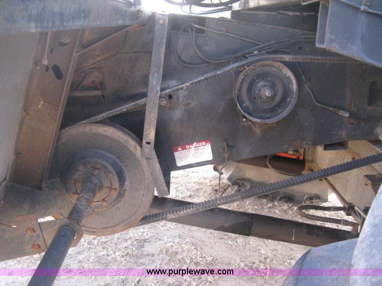 image for item B8363 1979 Gleaner N7 combine with header