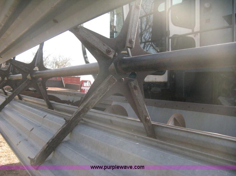 image for item B8363 1979 Gleaner N7 combine with header