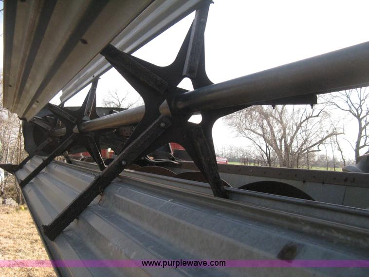 image for item B8363 1979 Gleaner N7 combine with header