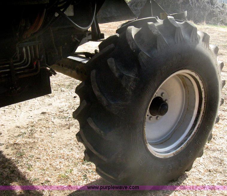 image for item B8363 1979 Gleaner N7 combine with header