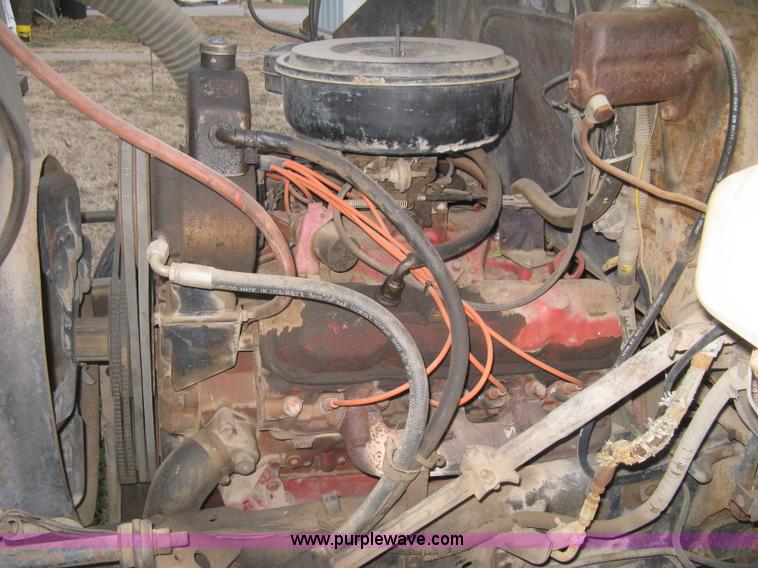 image for item B8365 1979 International 1824 tandem axle grain truck