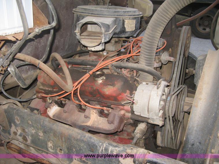 image for item B8365 1979 International 1824 tandem axle grain truck