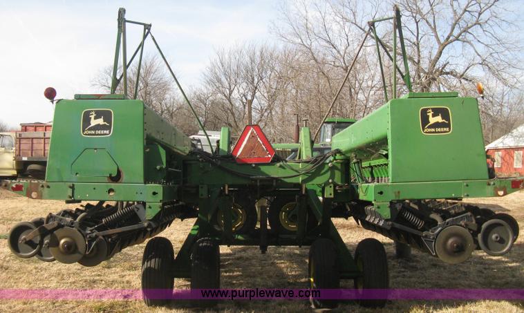 image for item B8368 John Deere 455 grain drill