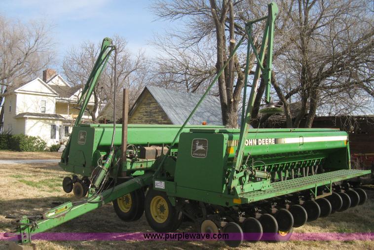 image for item B8368 John Deere 455 grain drill
