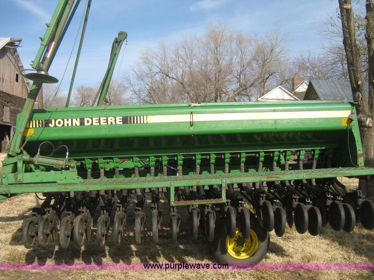 image for item B8368 John Deere 455 grain drill