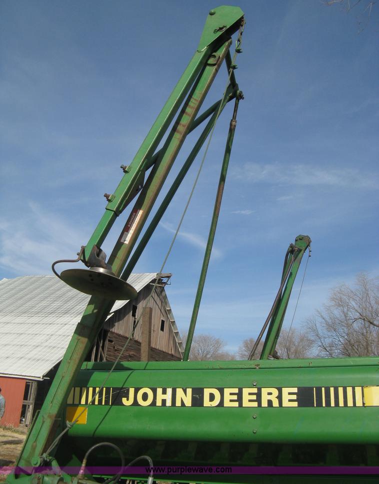 image for item B8368 John Deere 455 grain drill