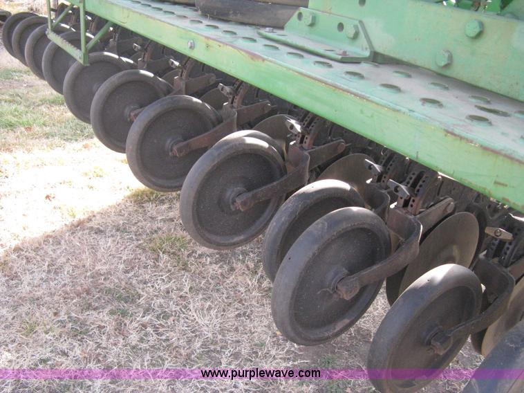 image for item B8368 John Deere 455 grain drill