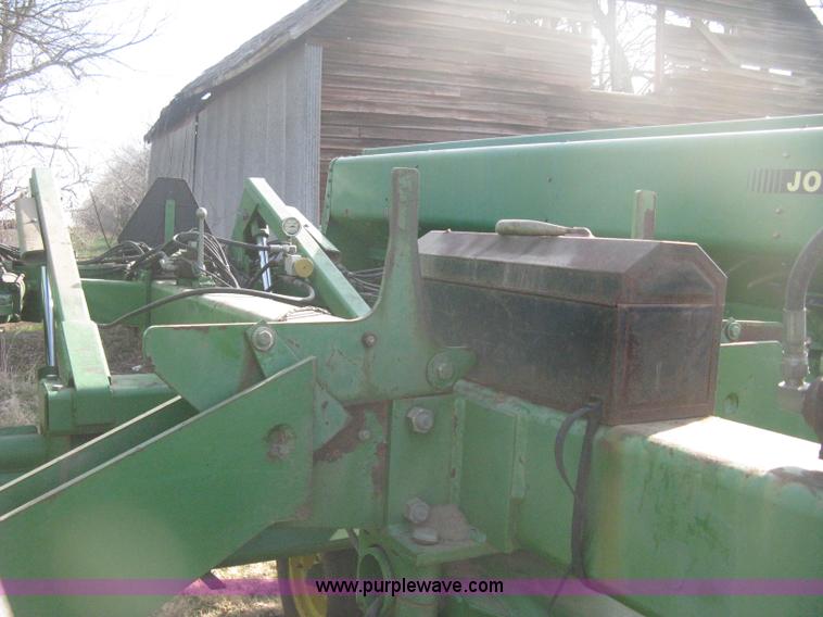 image for item B8368 John Deere 455 grain drill