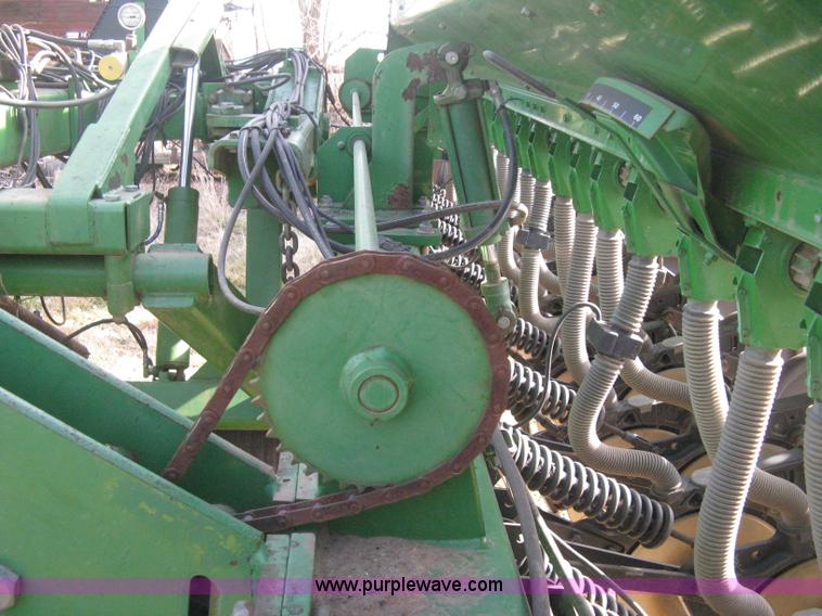 image for item B8368 John Deere 455 grain drill