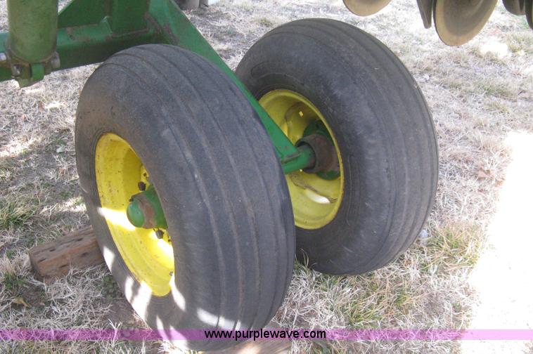 image for item B8368 John Deere 455 grain drill