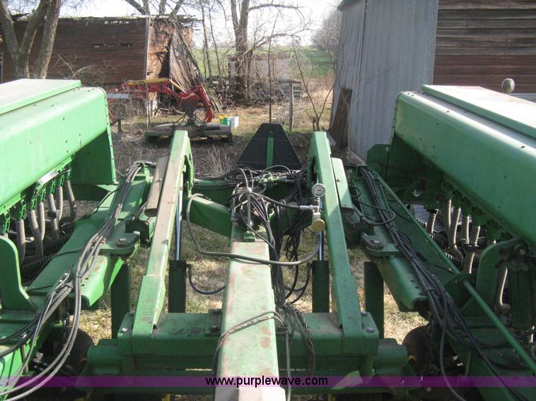 image for item B8368 John Deere 455 grain drill