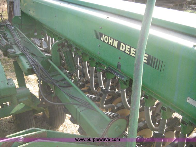 image for item B8368 John Deere 455 grain drill