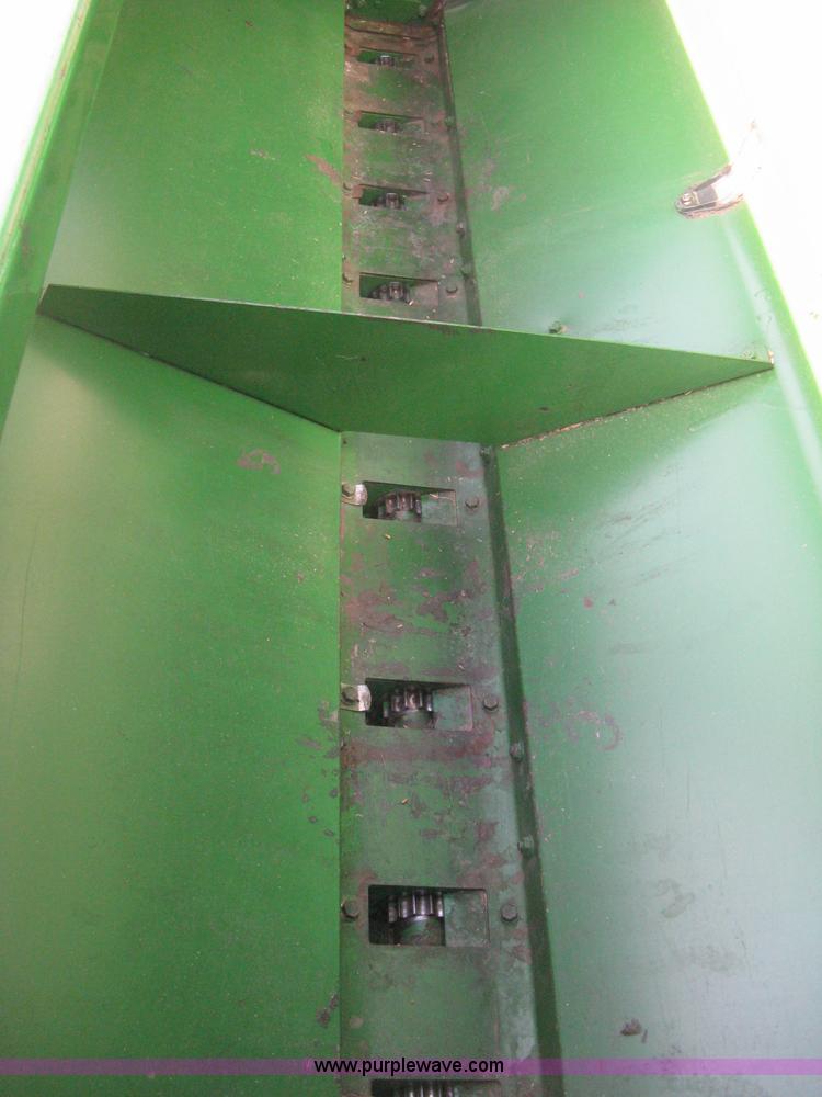 image for item B8368 John Deere 455 grain drill