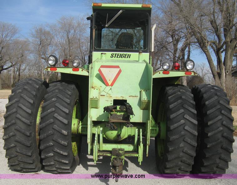 image for item B8369 Steiger Bearcat PT225 articulated tractor