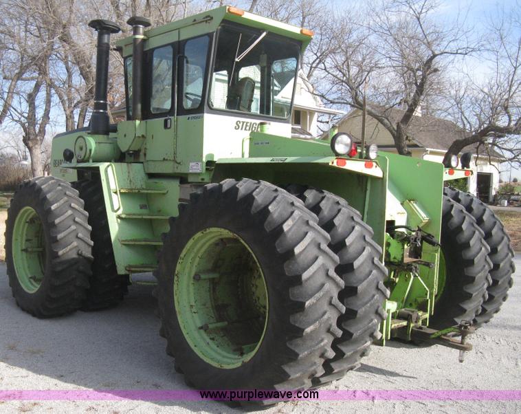image for item B8369 Steiger Bearcat PT225 articulated tractor