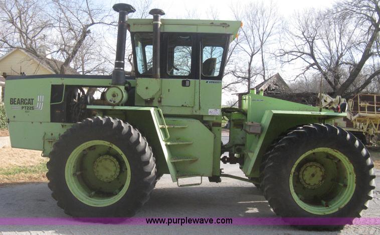 image for item B8369 Steiger Bearcat PT225 articulated tractor