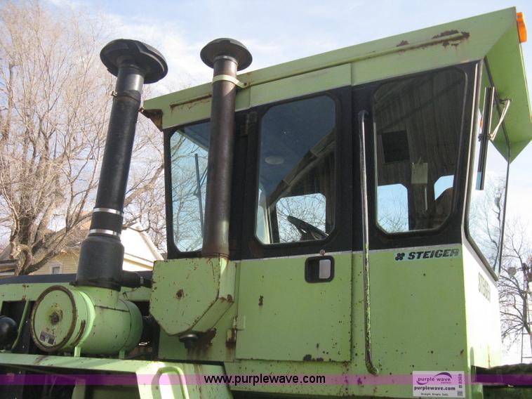 image for item B8369 Steiger Bearcat PT225 articulated tractor