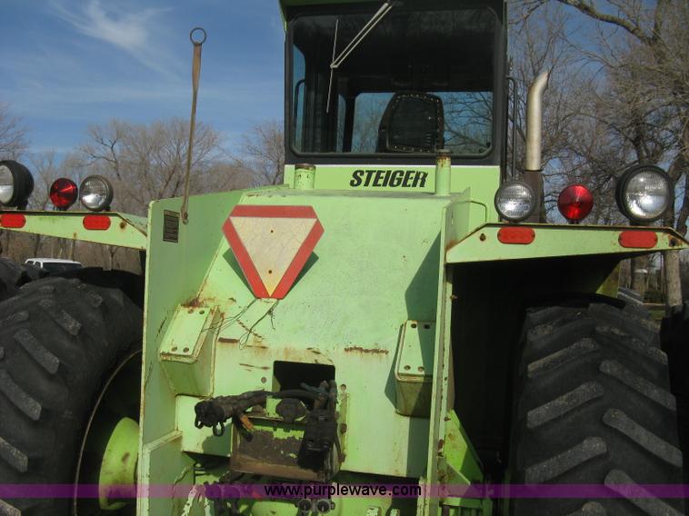 image for item B8369 Steiger Bearcat PT225 articulated tractor