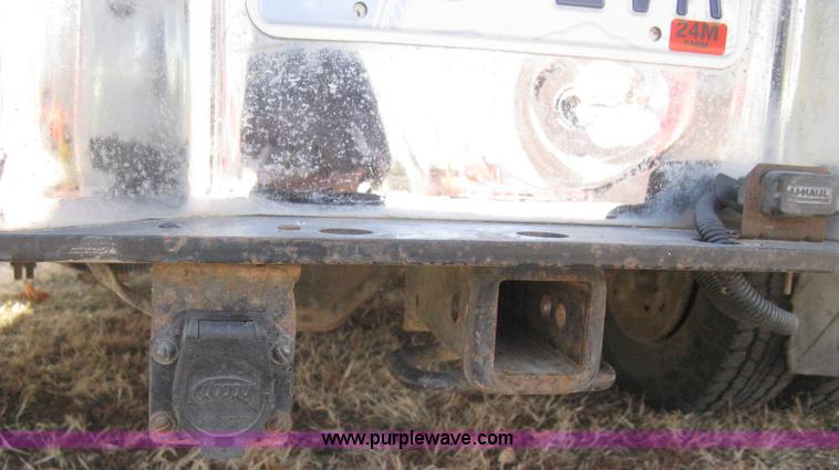 image for item B8370 1993 Chevrolet Silverado 3500 extended cab pickup truck