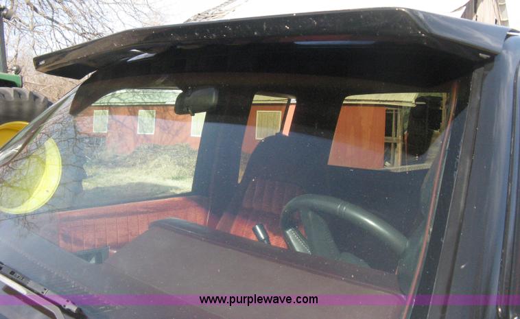 image for item B8370 1993 Chevrolet Silverado 3500 extended cab pickup truck