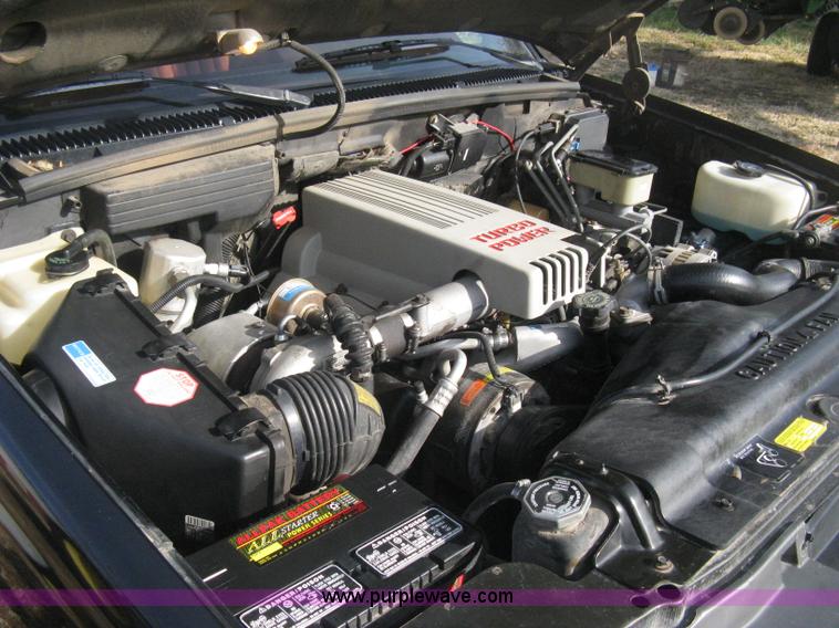 image for item B8370 1993 Chevrolet Silverado 3500 extended cab pickup truck