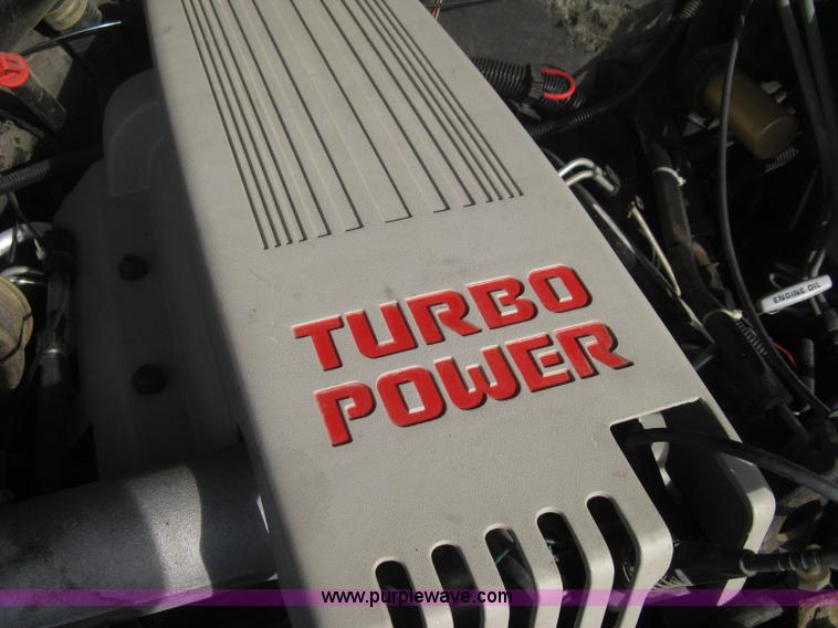 image for item B8370 1993 Chevrolet Silverado 3500 extended cab pickup truck