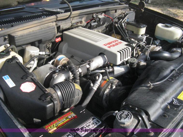 image for item B8370 1993 Chevrolet Silverado 3500 extended cab pickup truck