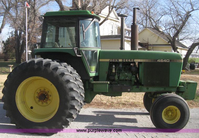 image for item B8375 1980 John Deere 4640 tractor